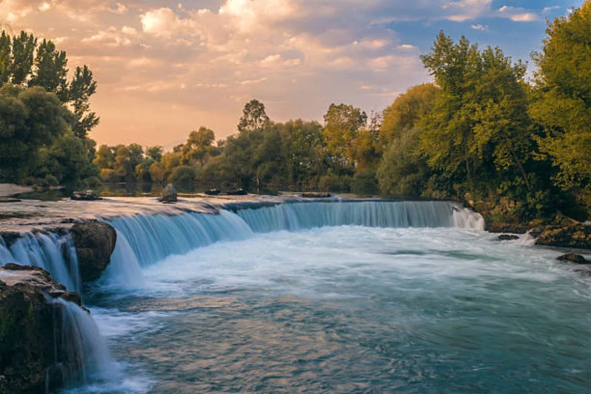 Side ve Manavgat Gezi Rehberi Tarih ve Doğanın Buluşması